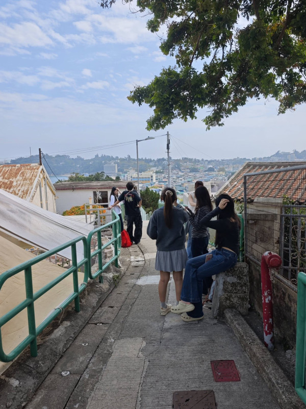 長洲獲封港版「小釜山」！絕美彩色海景秘境曝光 遊客排長龍朝聖附路線教學