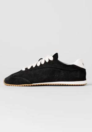 (圖: aloyoga) 首爾打卡地標!Alo獨棟旗艦店登陸江南 Jisoo聯名粉紅波鞋超搶手 落機第一站掃貨