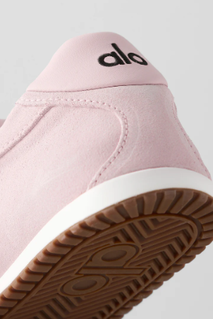 (圖: aloyoga) 首爾打卡地標!Alo獨棟旗艦店登陸江南 Jisoo聯名粉紅波鞋超搶手 落機第一站掃貨