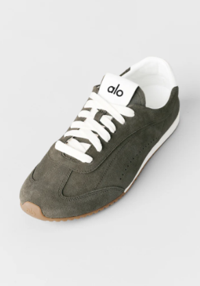 (圖: aloyoga) 首爾打卡地標!Alo獨棟旗艦店登陸江南 Jisoo聯名粉紅波鞋超搶手 落機第一站掃貨