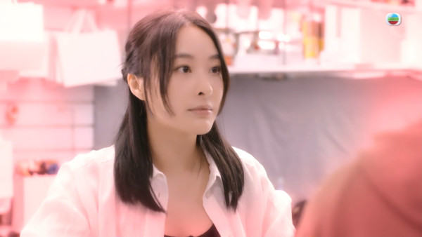 臥底嬌娃｜陳瀅「黃金32C」低胸震撼畫面引爆迴響 劇組清場拍攝保障私隱