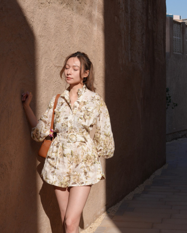 失寵港姐冠軍晒Hermès手袋豪遊歐洲！緋聞纏身生活富貴坐商務艙極享受