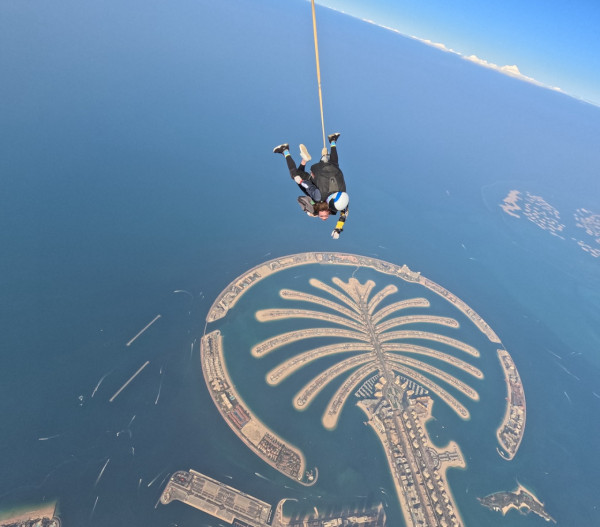 失寵港姐冠軍晒Hermès手袋豪遊歐洲！緋聞纏身生活富貴坐商務艙極享受