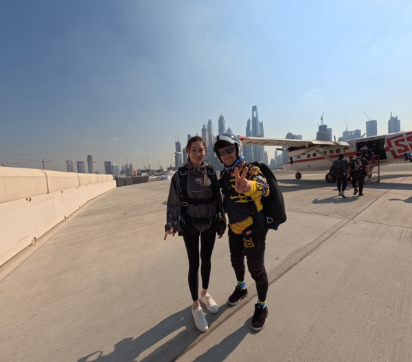 失寵港姐冠軍晒Hermès手袋豪遊歐洲！緋聞纏身生活富貴坐商務艙極享受