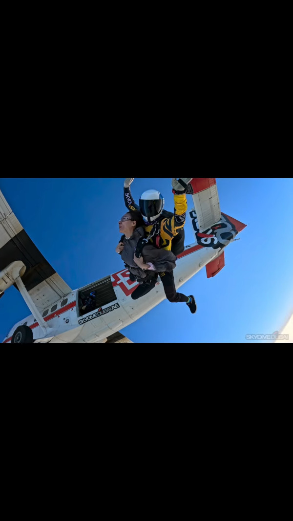 失寵港姐冠軍晒Hermès手袋豪遊歐洲！緋聞纏身生活富貴坐商務艙極享受