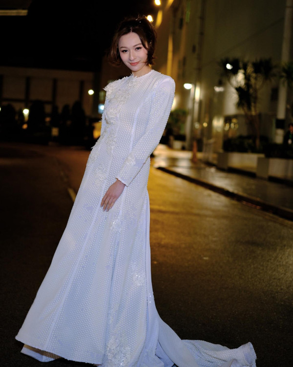 失寵港姐冠軍晒Hermès手袋豪遊歐洲！緋聞纏身生活富貴坐商務艙極享受