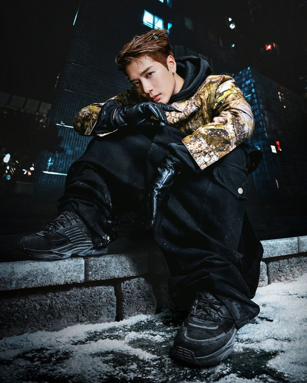 王嘉爾Jackson貼地行旺角食冷麵行潮流特區 粉絲求合照舉動揭私下最真實人品