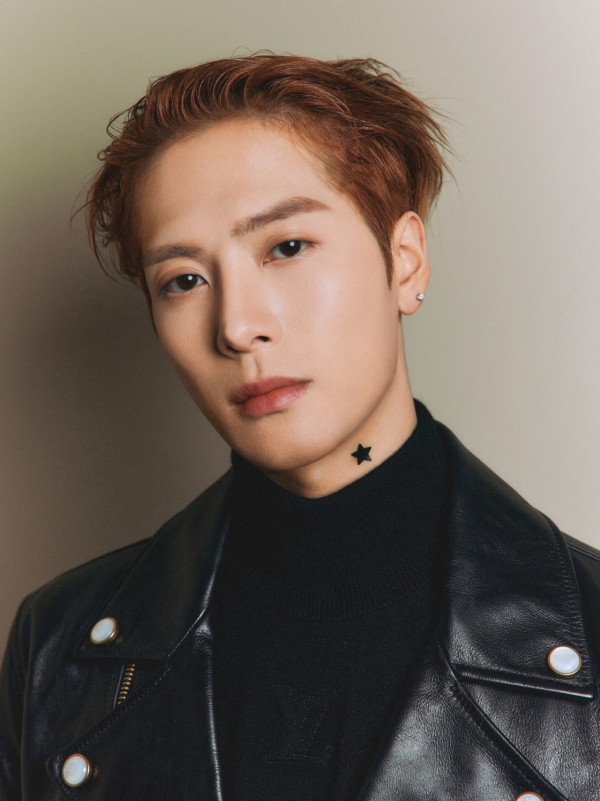 王嘉爾Jackson貼地行旺角食冷麵行潮流特區 粉絲求合照舉動揭私下最真實人品