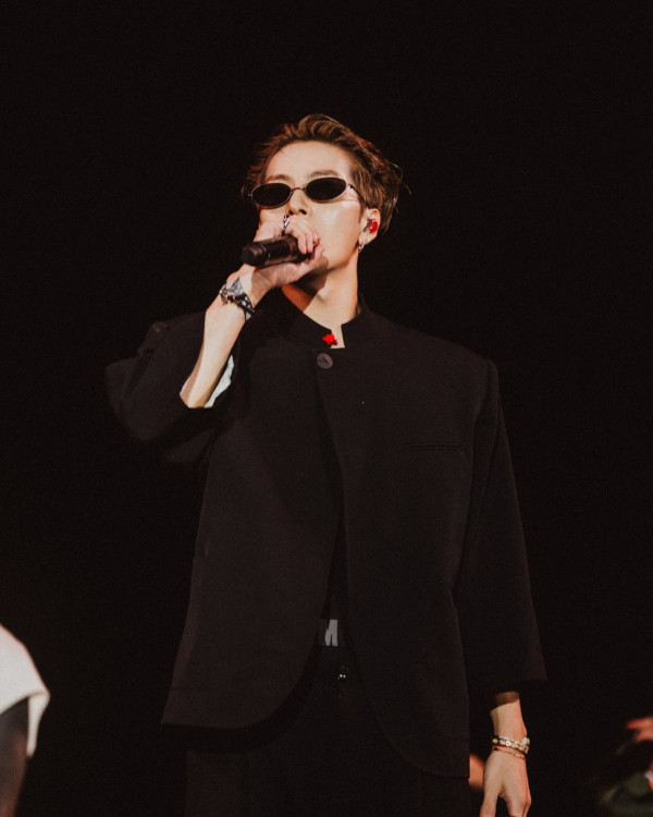 王嘉爾Jackson貼地行旺角食冷麵行潮流特區 粉絲求合照舉動揭私下最真實人品