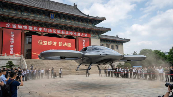 真．飛碟現身？中國「空中的士」新春亮相　3 秒垂直起飛兼飛行 20 分鐘！