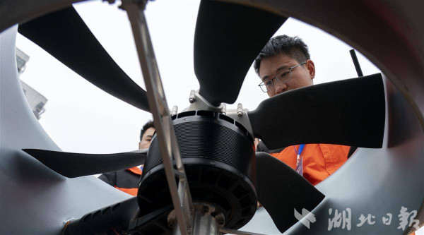 真．飛碟現身？中國「空中的士」新春亮相　3 秒垂直起飛兼飛行 20 分鐘！