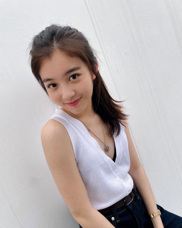 夜王｜「BB」林熙彤制服誘惑極搶鏡！僅22歲演出經驗豐富獲封新一代小花