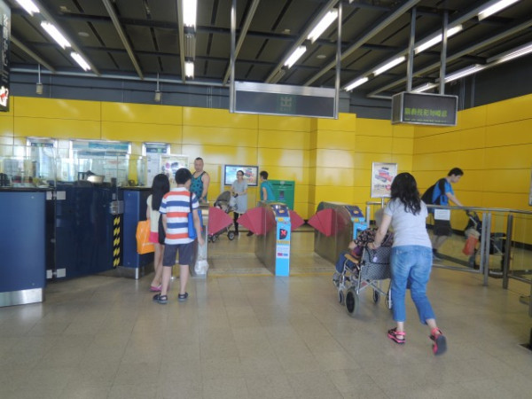 油塘獲封香港「平行宇宙」？網民大讚配套屈機 街坊狂數3大暗黑伏位狠批