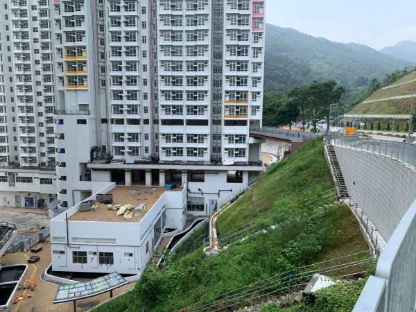 公屋皇者對決！網民力捧紅磡邨「位置屈機」完勝私樓 呢間海景邨衰喺1點慘敗