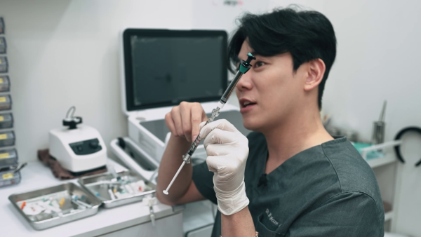 韓國水光針|何依婷直擊史上最痛醫美!手打麗珠蘭黑盒被指痛過生仔