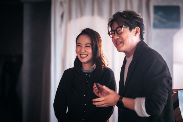 羅啟豪新歌《月球上的藍玫瑰》MV上架！邀張紋嘉做女主角兼辦畫畫比賽