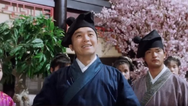 電梯大堂變身詩牆?大廈保安妙筆生花將工作寫成詩歌:被耽誤的詩人!網民笑稱「華安好文采」