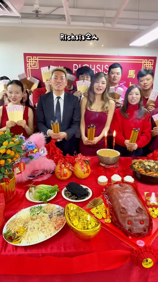 五索驚爆嚴重鬼剃頭一直戴假髮！頭頂禿大塊慘況嚇窒網民︰成個頭都甩晒