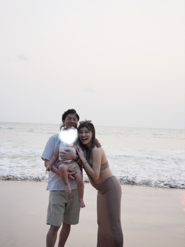 五索豪派開工利是成疊金牛數目驚人！出手極闊綽 員工出動點鈔機數錢超誇張