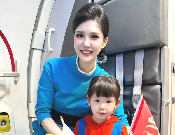 照片來源：小紅書@女王专线VIP客服一飞航达