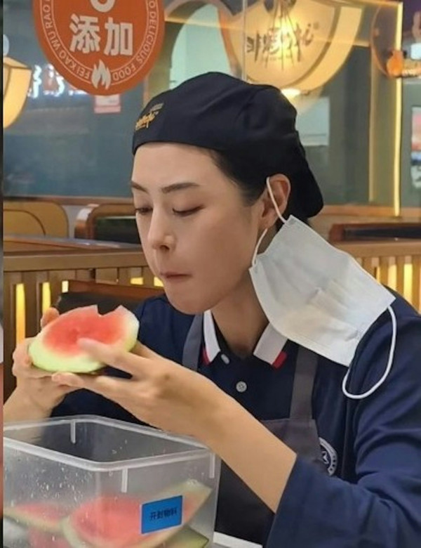 TVB「最強小三」離巢後北上食廚餘畫面瘋傳！翻身失敗驚爆收入只有3位數...