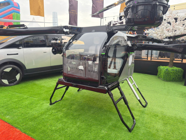 現場直擊 XPeng 小鵬香港科技日 2040 年滿天都係飛行器？即睇陸地航母細節圖