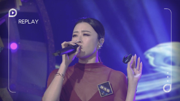 中年好聲音4｜陳逸璇透視誘惑唱《一切也願意》 唯美畫面憾被Mic Stand破壞