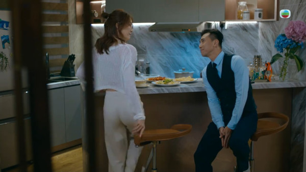 臥底嬌娃｜張曦雯一集狂換9個造型！黑絲兔女郎激罕曝光 網民噴血激讚長腿世一