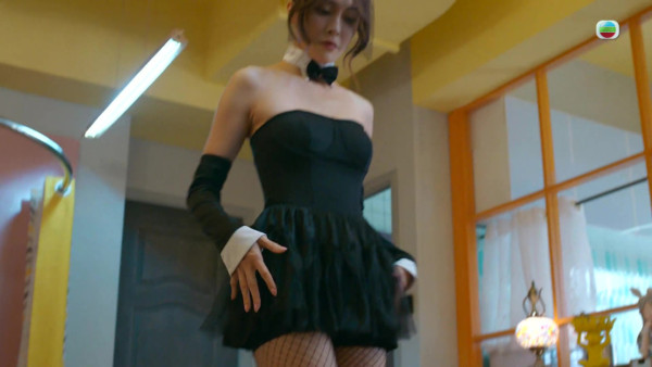 臥底嬌娃｜張曦雯一集狂換9個造型！黑絲兔女郎激罕曝光 網民噴血激讚長腿世一