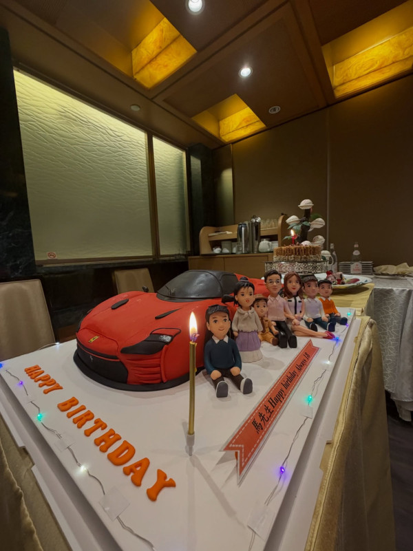 五索極高調慶祝馬清鏗生日！送法拉利蛋糕自爆拒追女！正印沉默任由放閃惹熱議