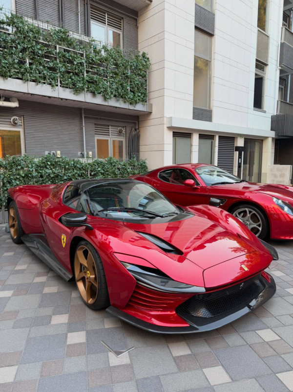 五索極高調慶祝馬清鏗生日！送法拉利蛋糕自爆拒追女！正印沉默任由放閃惹熱議