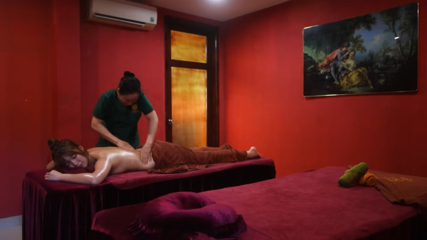 25歲性感女神比堅尼浸泥漿浴豁出去露側乳!突破電視尺度惹網民轟動:高Ling都要輸!