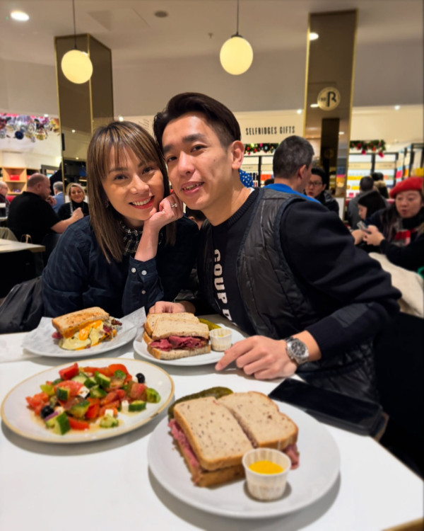 42歲人妻IG唔著衫拍片出鏡僅包浴巾 突然滑落走光險露全相嚇窒網民