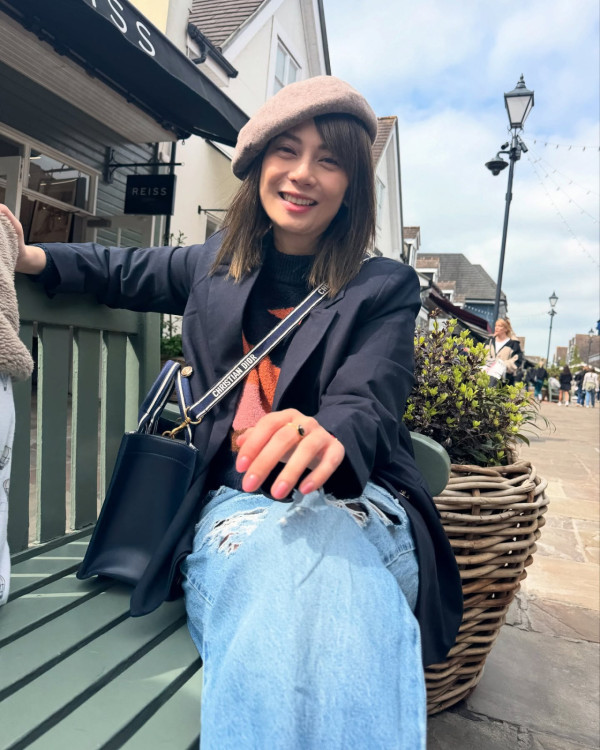 42歲人妻IG唔著衫拍片出鏡僅包浴巾 突然滑落走光險露全相嚇窒網民