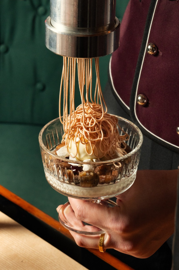 半島酒店瑞樵閣創新演繹瑞士風味  瑞士小木屋體驗/多感官互動/經典芝士火鍋