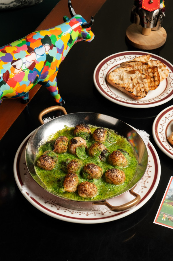 半島酒店瑞樵閣創新演繹瑞士風味  瑞士小木屋體驗/多感官互動/經典芝士火鍋