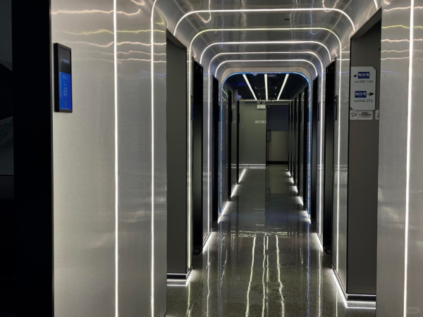 香港過夜僅$1蚊？小紅書瘋傳市中心隱藏玩法 有齊包廂+沖涼房 網民：正過重慶大廈