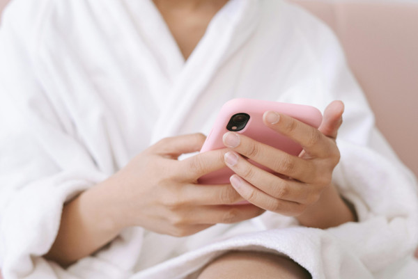 外遊連免費Wi-Fi隨時破產！專家警告iPhone預設1功能危險：黑客秒盜信用卡！學3招保命 