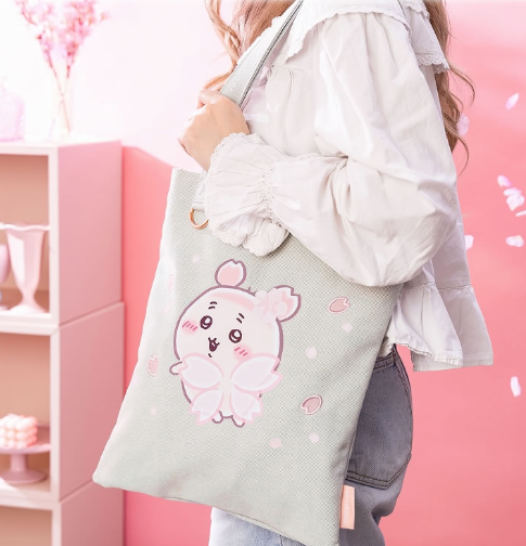 日本Chiikawa新品3月19日登場！毛絨髮夾、古本屋櫻花妖精公仔掛件必入手 