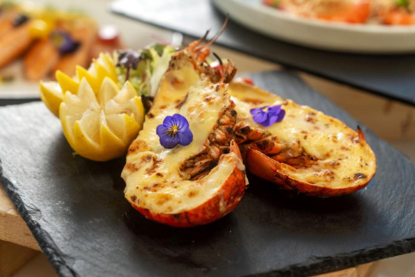 3月酒店自助餐優惠｜10大自助餐優惠推介 低至半價任食鮑魚蟹腳海鮮/連海洋公園門票套票