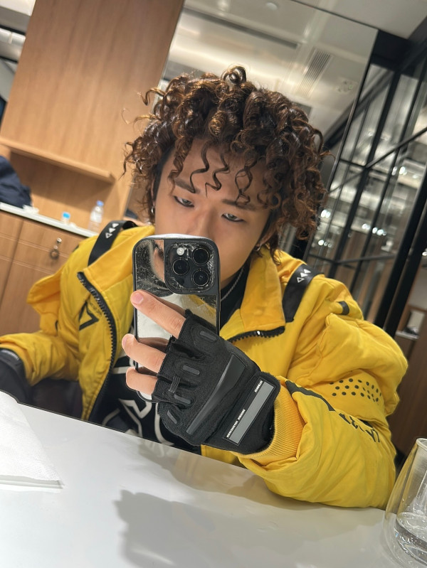 ANSONBEAN親揭退出娛樂圈真相曝光！宣佈約滿離巢正式復出 自爆拍戲重傷陷低潮