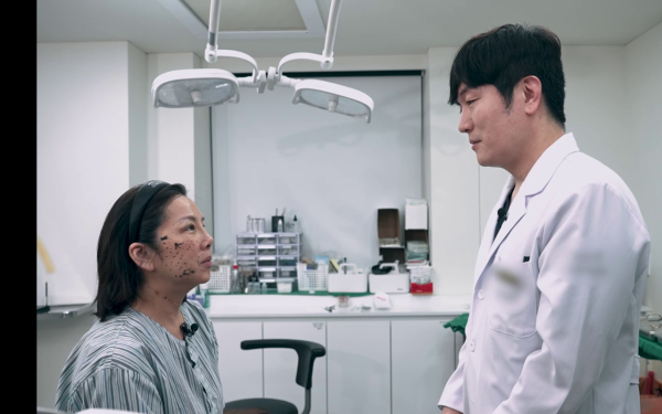 57歲御用師奶驚爆整容失敗！捱痛狂打14針即時回春10年！前後對比極明顯震驚全場 