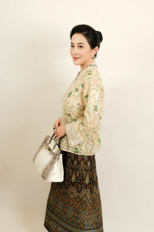 前TVB一線花旦淪落拍內地短劇扮奶奶！被嘲降呢高EQ反擊 網民唏噓星途不及佘詩曼