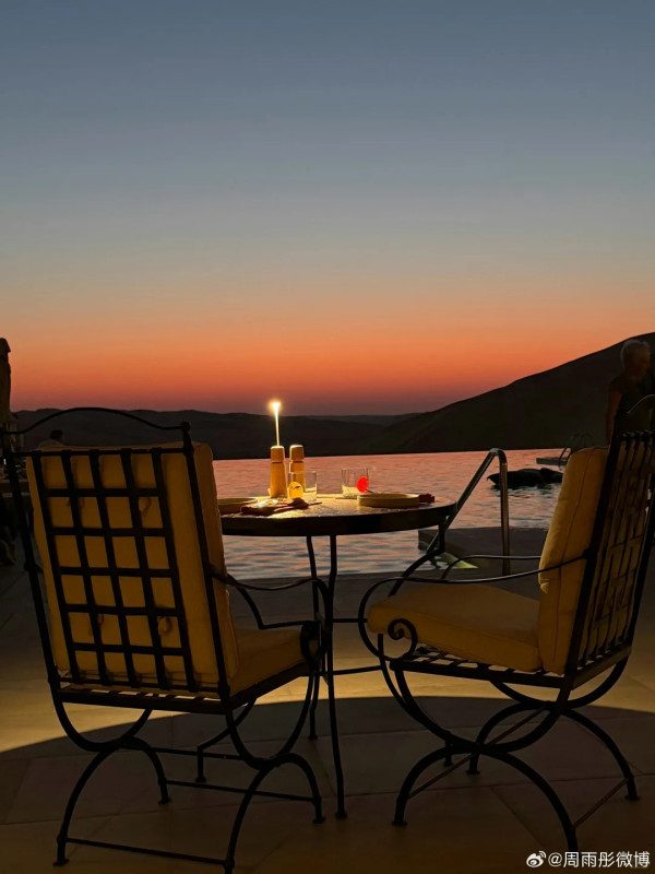 照片來源：微博@周雨彤