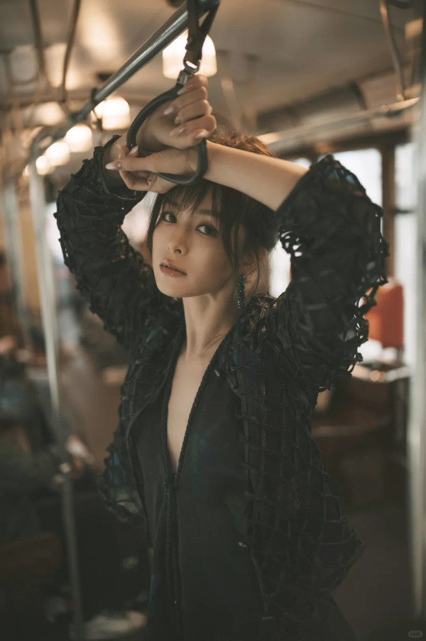 Janice Man文詠珊產後復出素顏生圖曝光！37歲零走樣視覺極震撼激似大學生