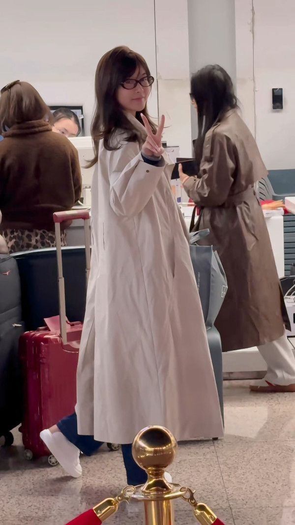 Janice Man文詠珊產後復出素顏生圖曝光！37歲零走樣視覺極震撼激似大學生