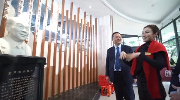 TVB視后重返中學母校建築竟以爺爺命名！超猛料家底曝光政商背景惹熱議