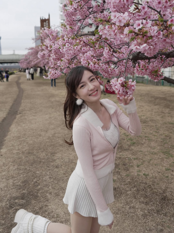 宅男女神結婚一年肚凸凸疑似懷佗B！近照孕味濃螞蟻腰消失！網民恭喜：係咪有咗？