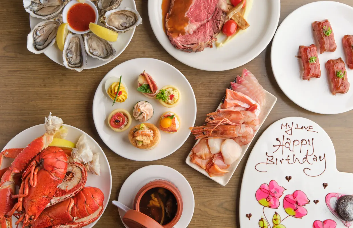 長者自助餐優惠2026︱全港逾10間長者自助餐優惠推介 低至半價 / 黃金海岸買一送一 / 送黑醋鴨肝、龍蝦！