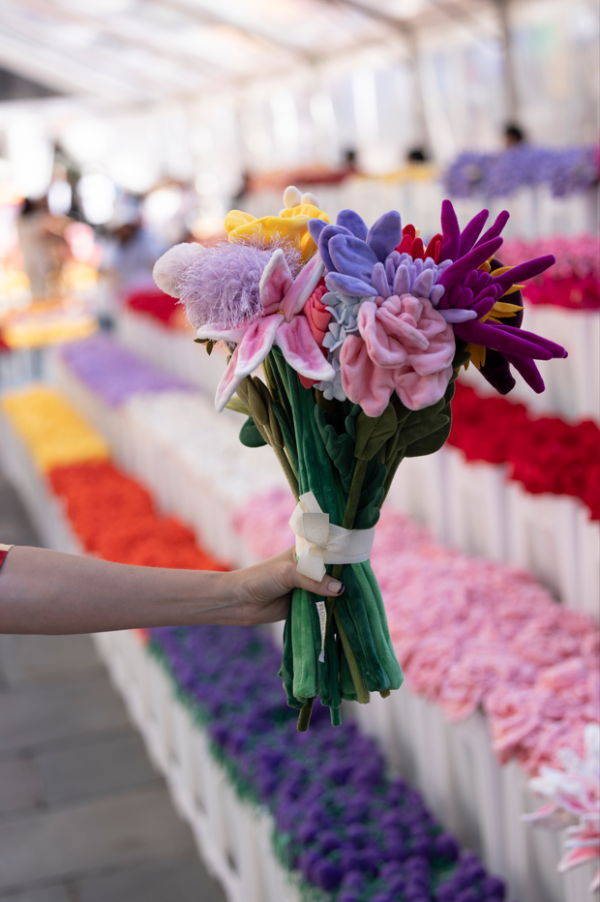 15萬枝毛絨花藝術裝置登陸中環！免費入場即拎走限定毛絨花1朵